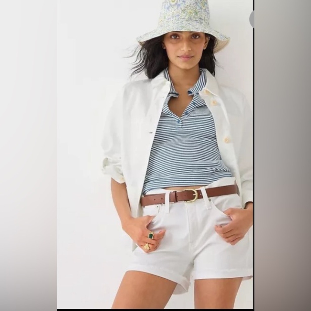 J.Crew Mid-rise denim short in a White Size 27 #479